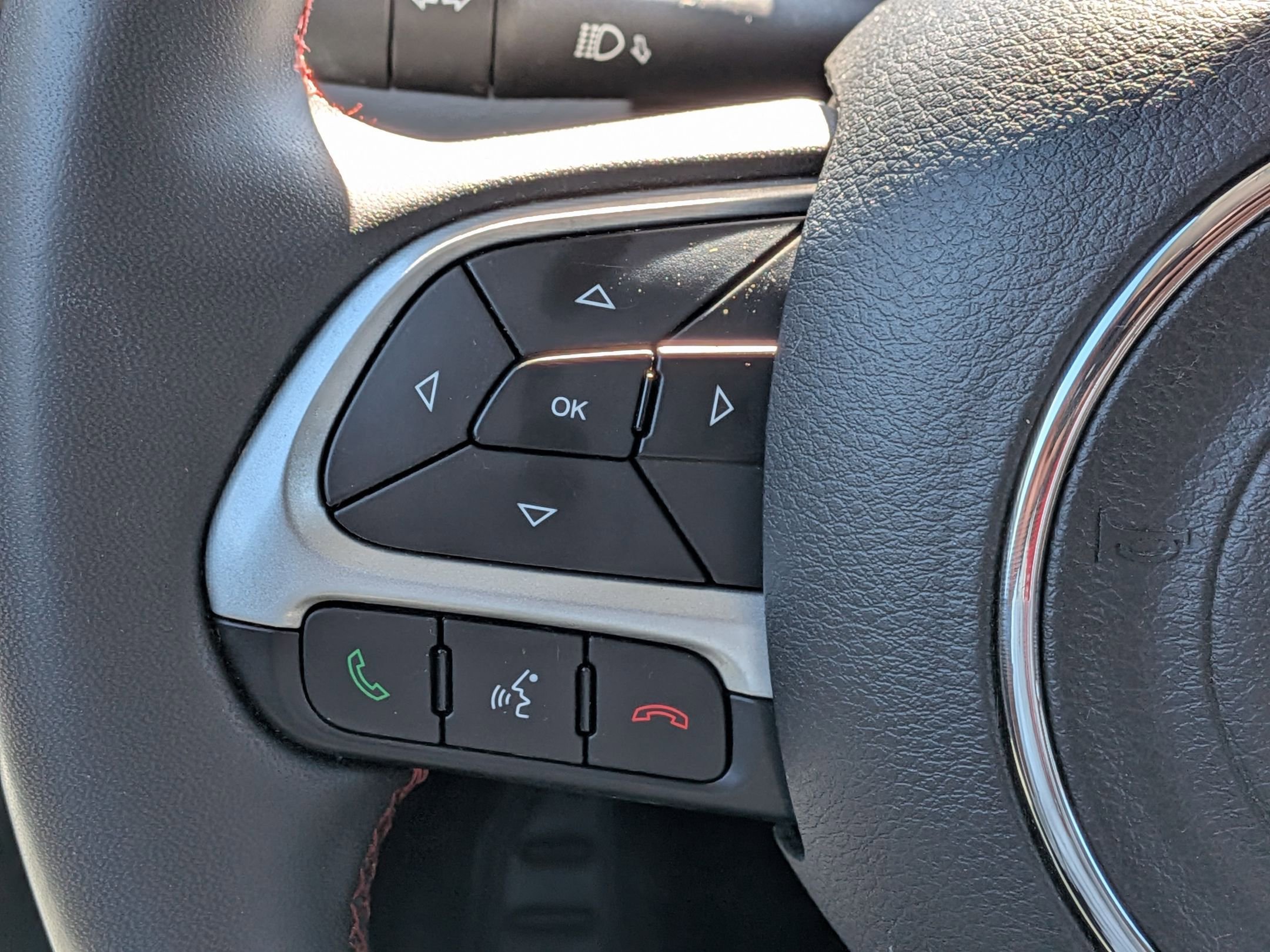 Used 2023 Jeep Renegade Trailhawk AWD/4WD image 17