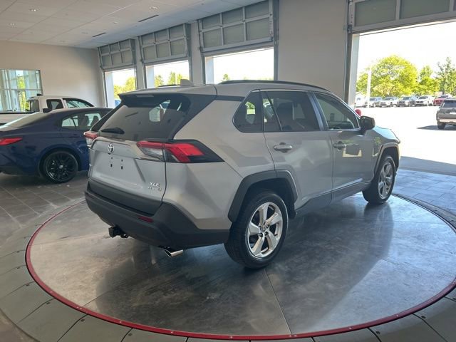 Used 2021 Toyota RAV4 XLE Premium AWD/4WD image 7