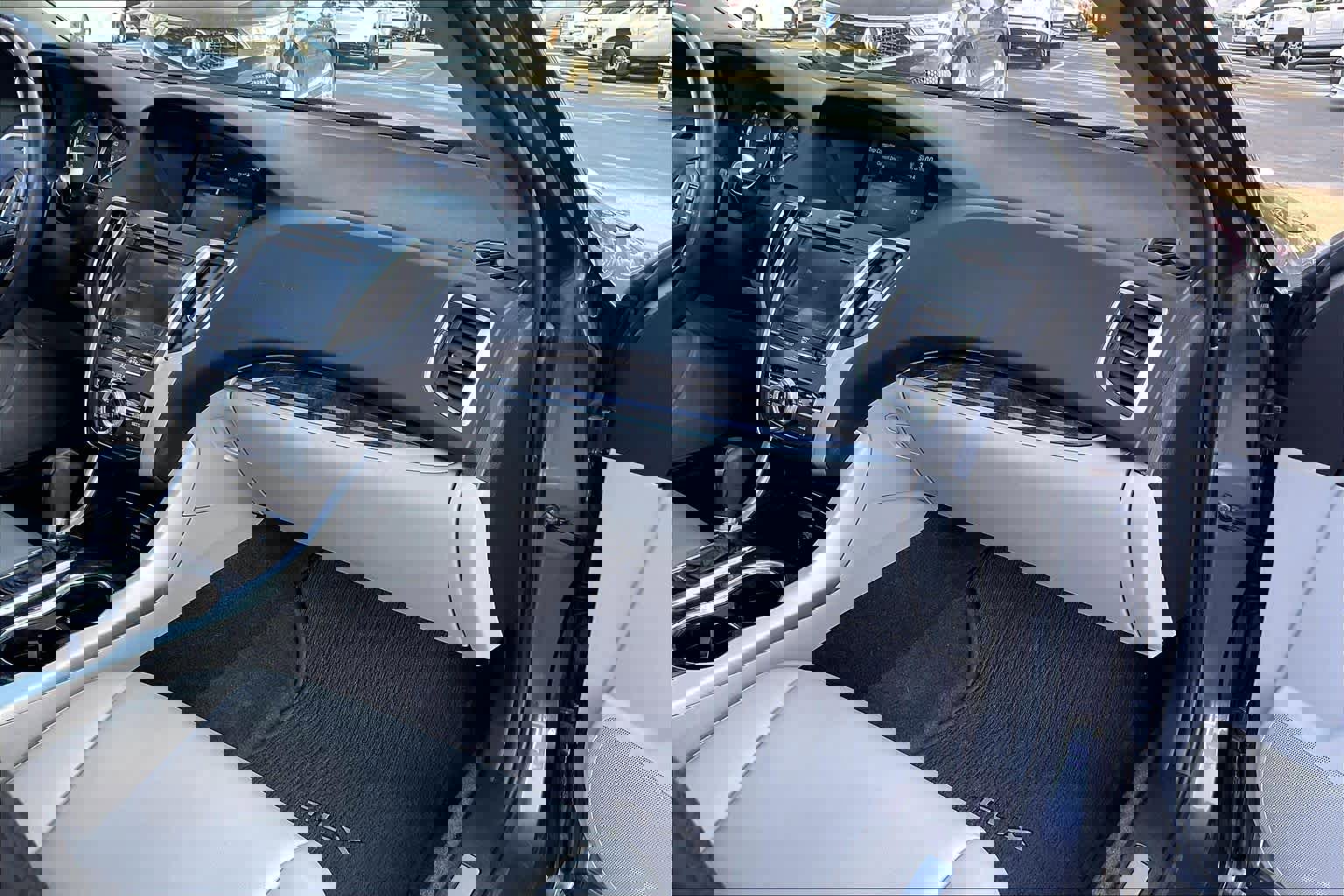 Used 2018 Acura TLX image 18