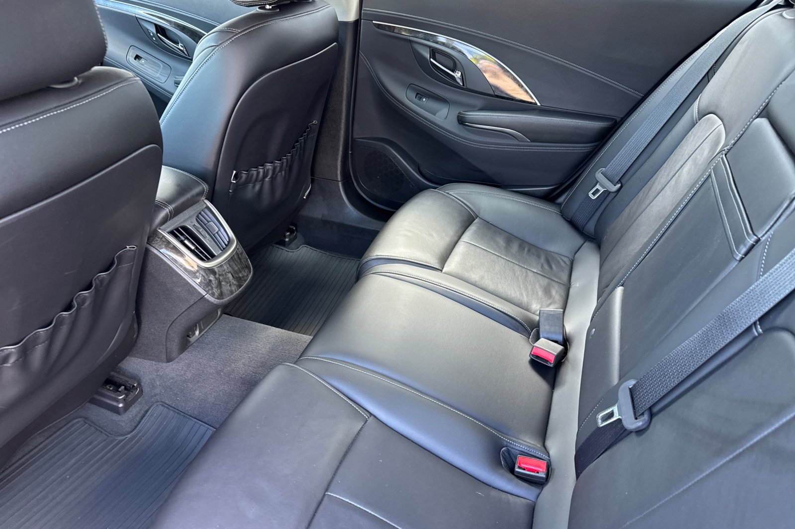Used 2016 Buick LaCrosse Leather FWD image 12