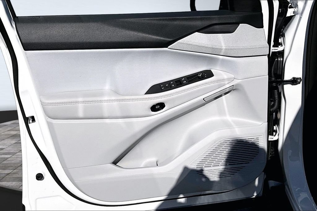 New 2026 Jeep Cherokee Laredo AWD/4WD image 13