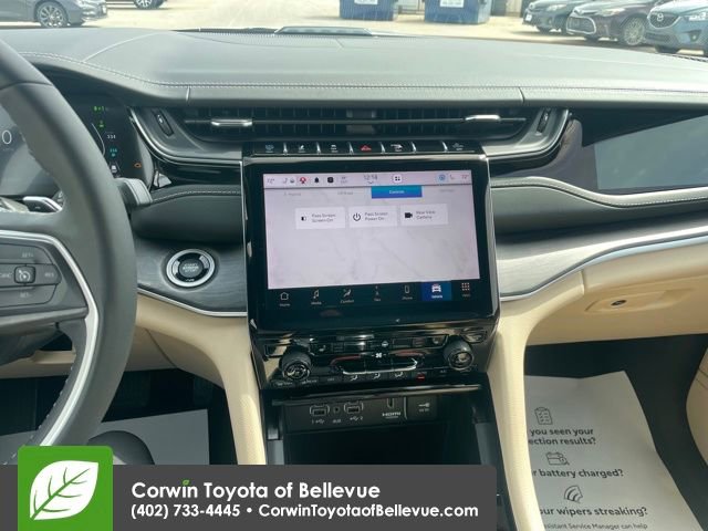 Used 2022 Jeep Grand Cherokee Limited 4xe image 11