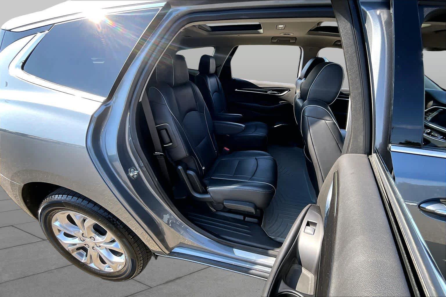 Used 2020 Buick Enclave Avenir w/ Avenir Technology Package FWD image 19