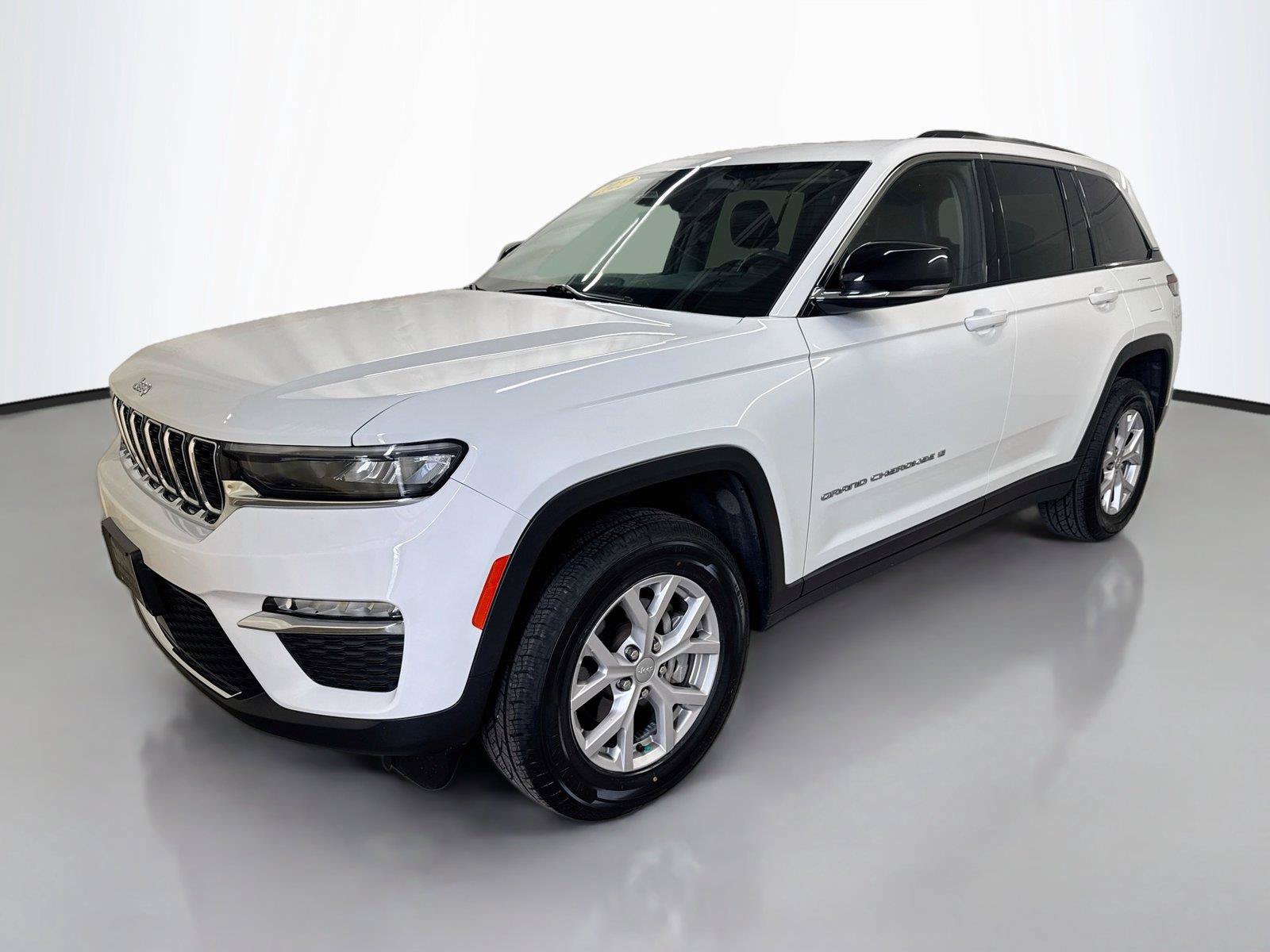 Used 2022 Jeep Grand Cherokee Limited AWD/4WD image 4