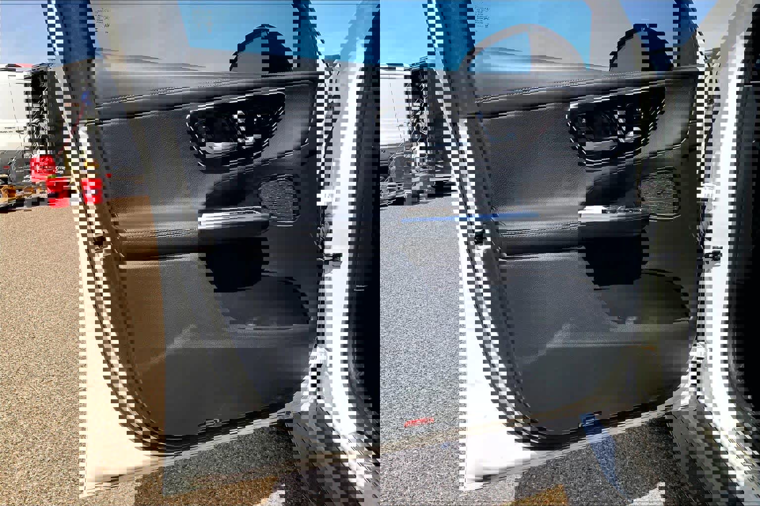 Used 2025 Mercedes-Benz GLC 43 AMG 4MATIC image 22