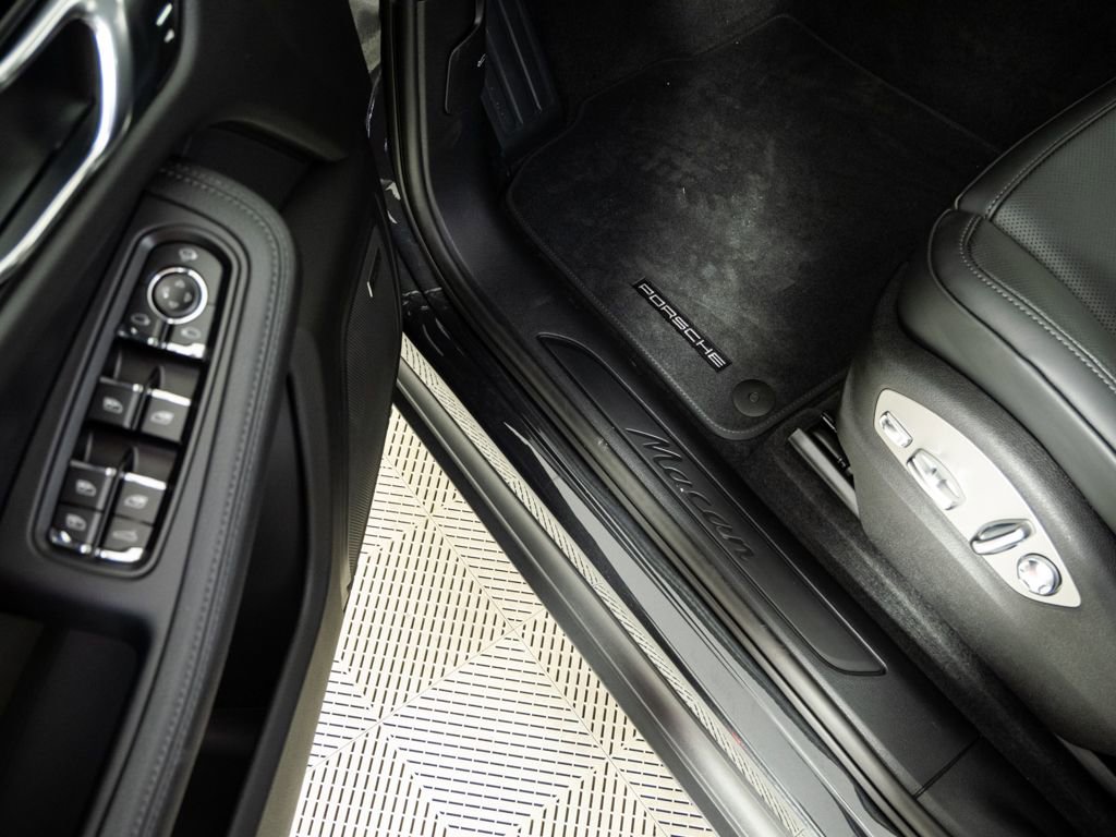 New 2026 Porsche Macan image 8