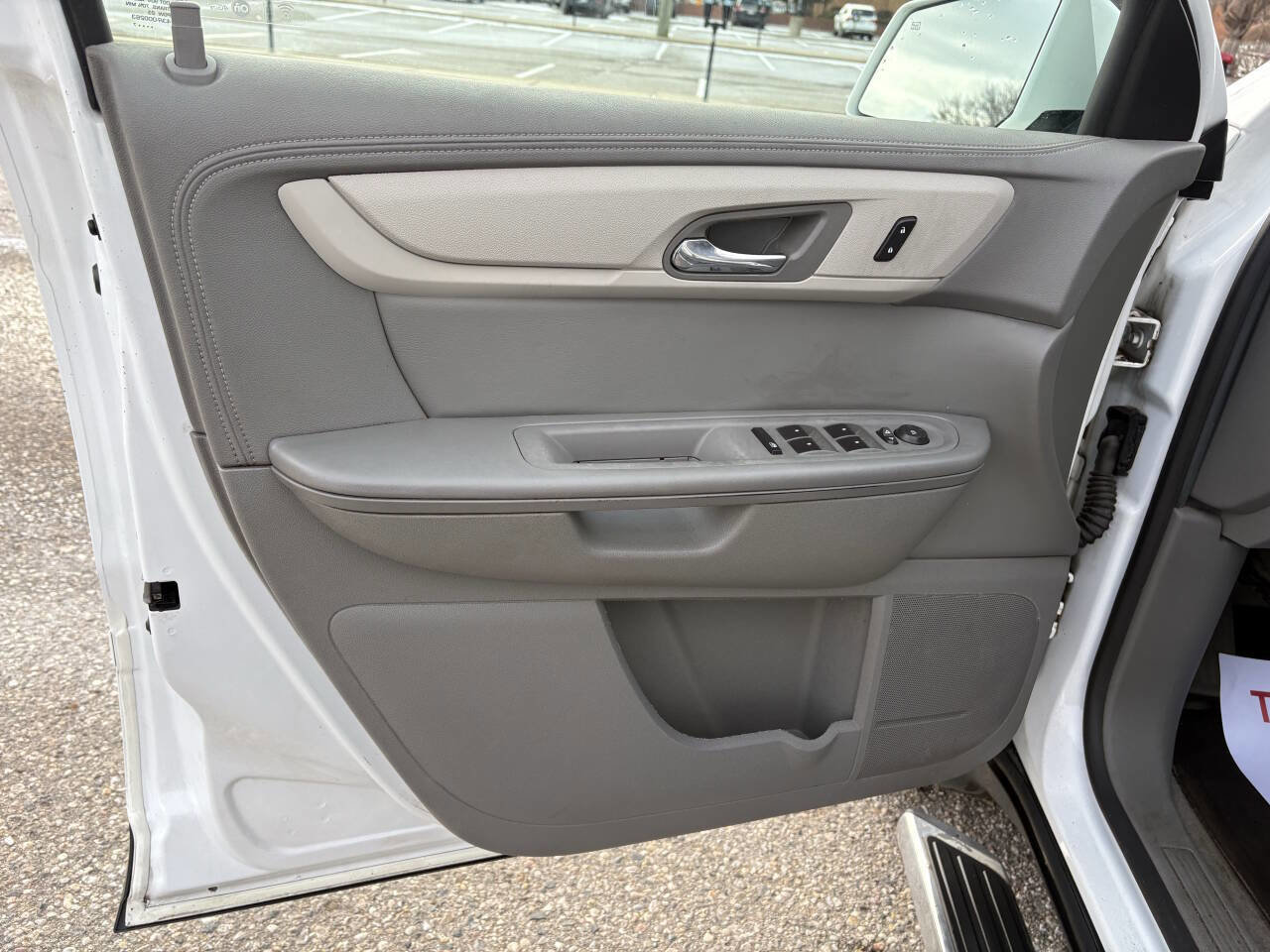 Used 2017 Chevrolet Traverse LT w/ Style and Technology Package image 27