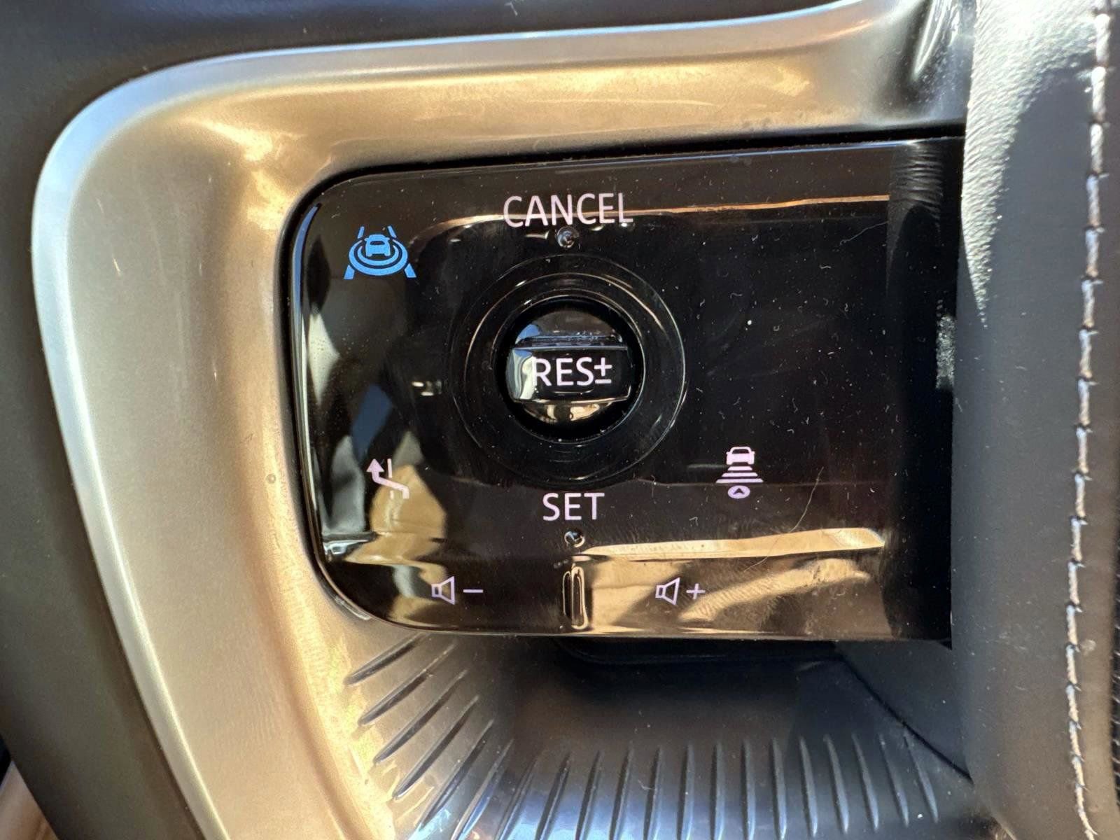 Used 2025 INFINITI QX80 Sensory image 24