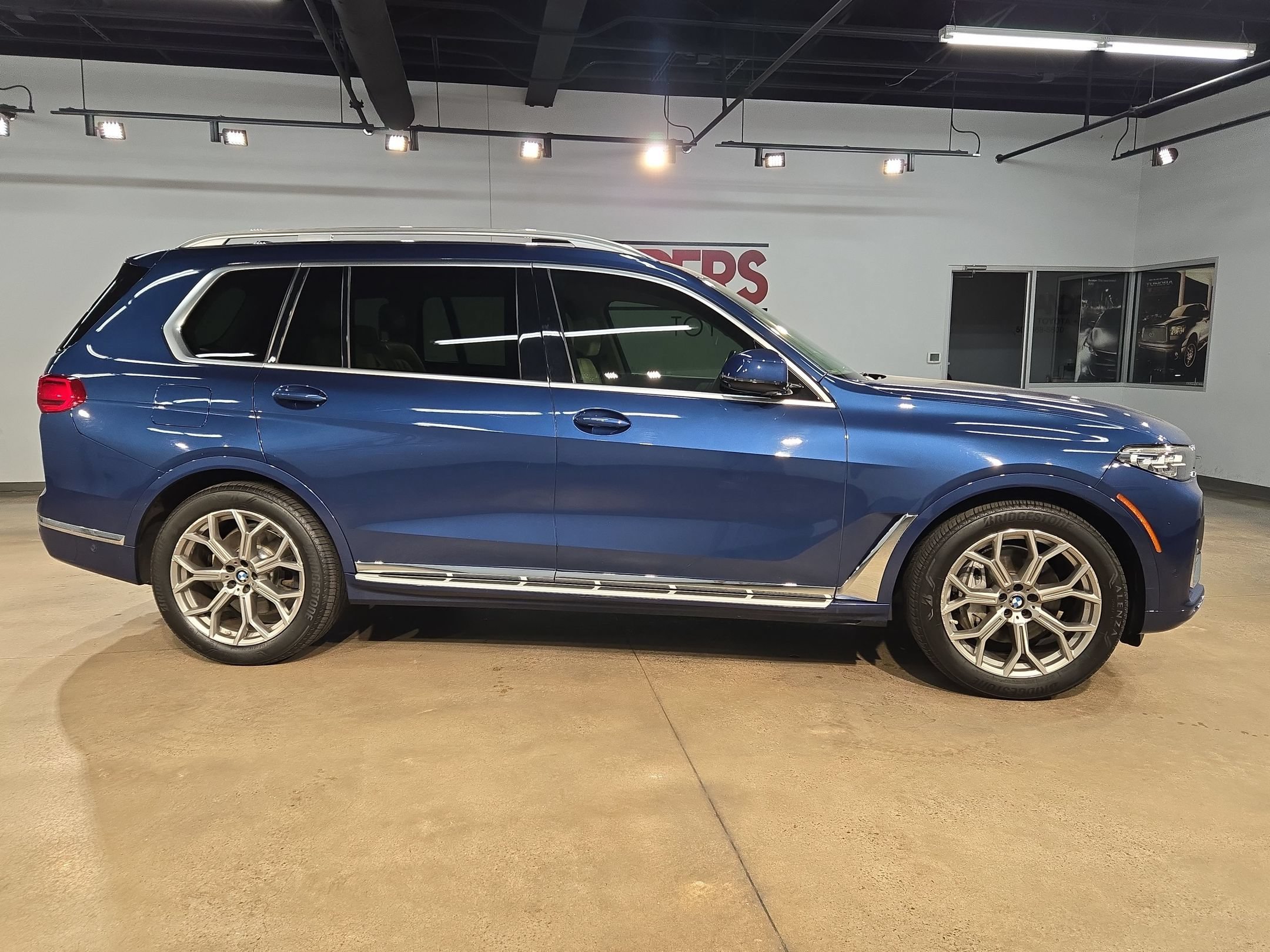 Used 2019 BMW X7 xDrive40i w/ Premium Package AWD/4WD image 8