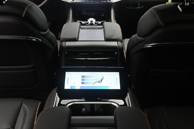 New 2026 Jeep Grand Wagoneer Summit AWD/4WD image 19