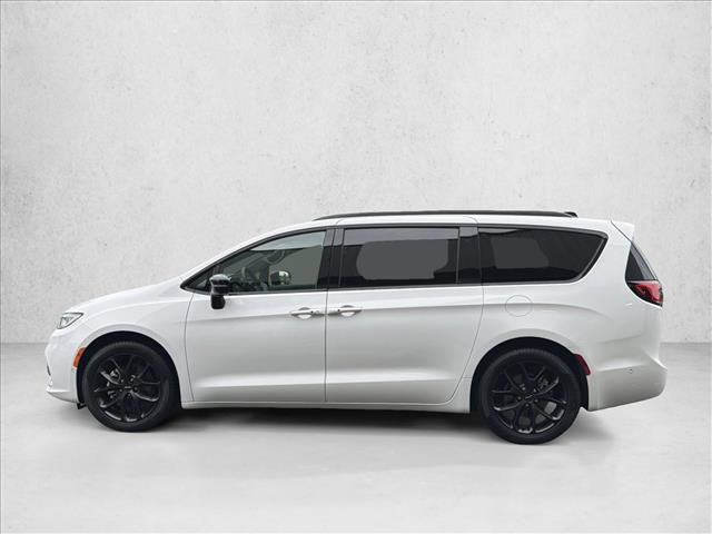 Used 2024 Chrysler Pacifica Touring-L w/ S Appearance Package FWD image 8
