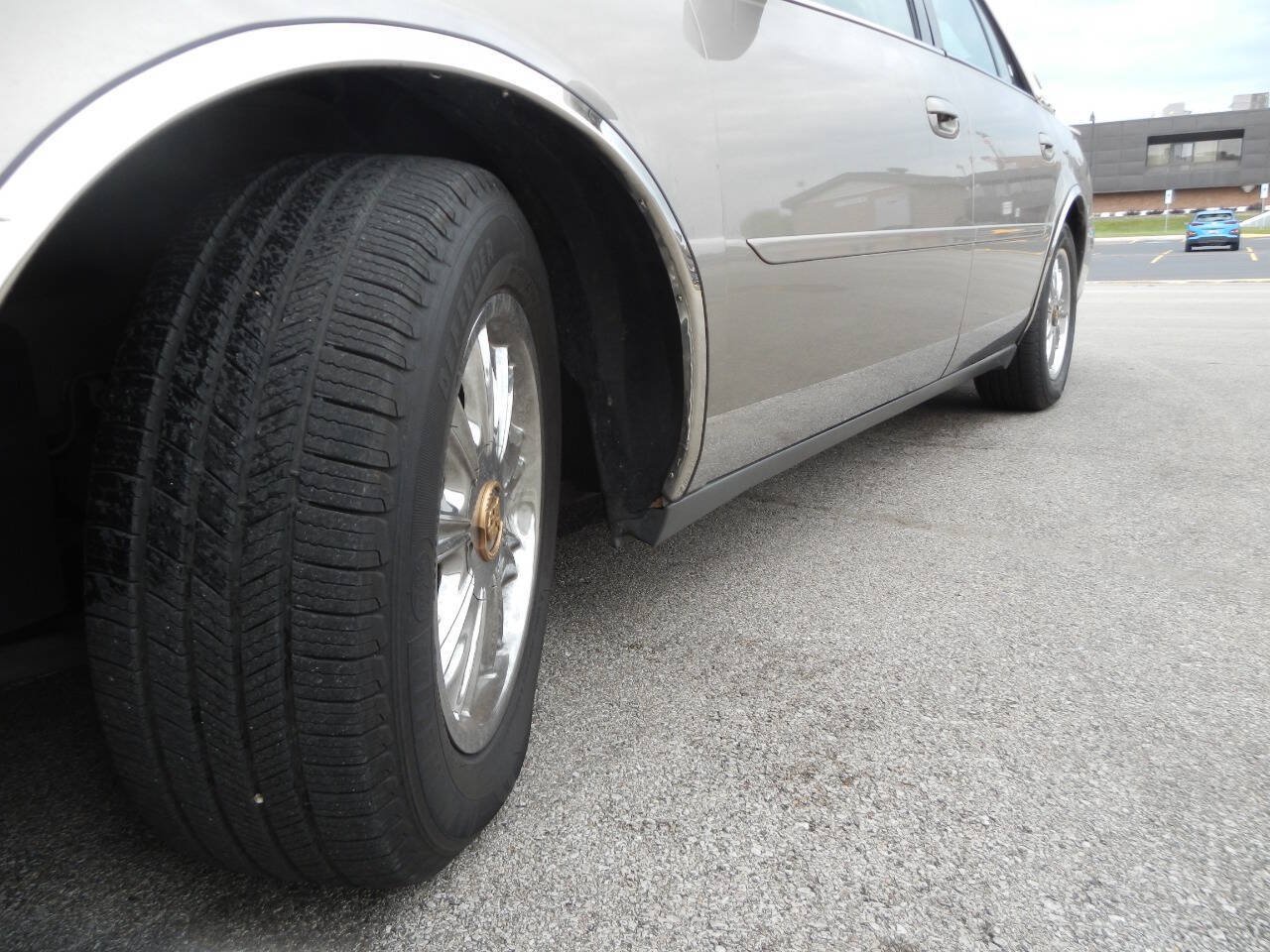Used 2002 Cadillac De Ville FWD image 16