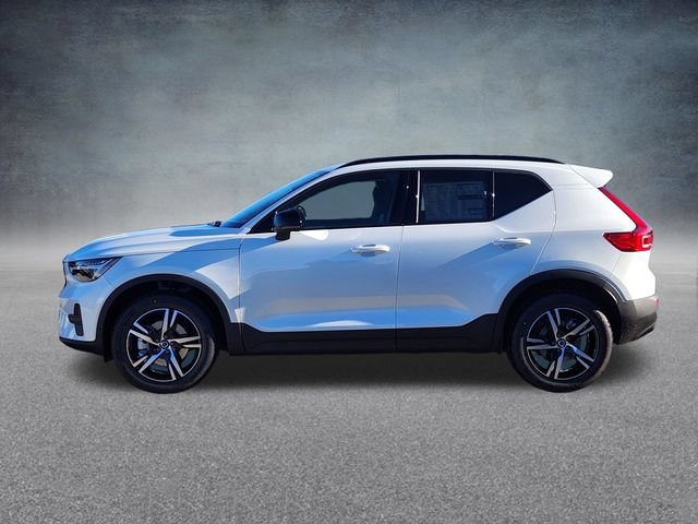 New 2026 Volvo XC40 B5 Core AWD/4WD image 4