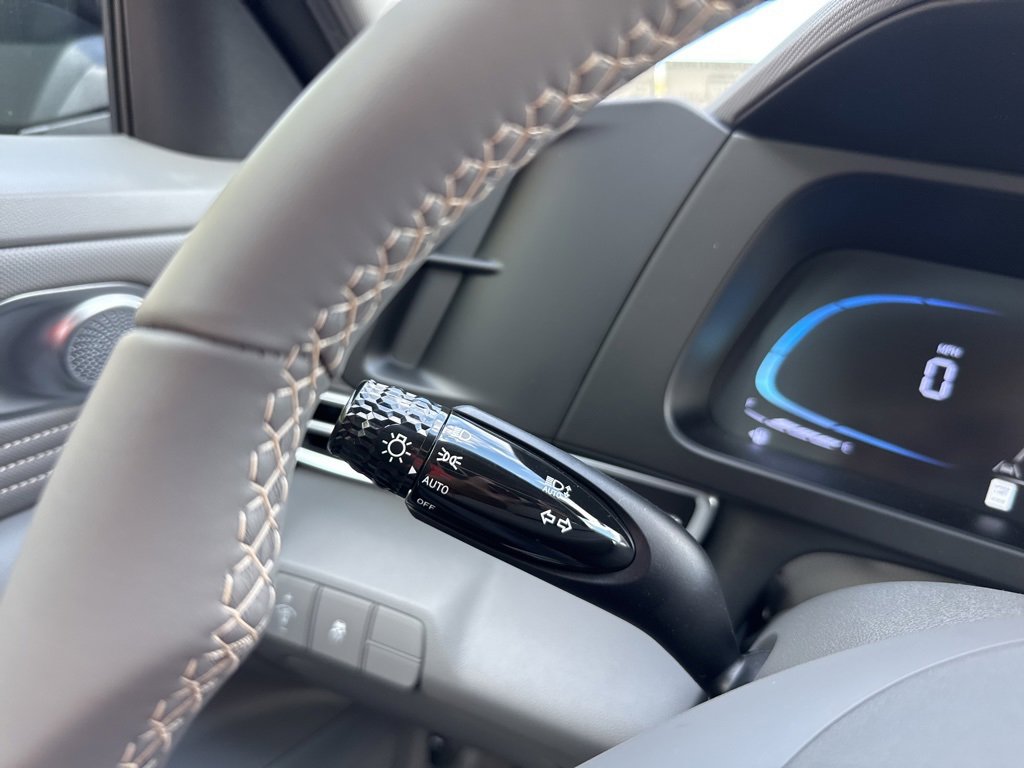 New 2025 Hyundai Elantra Sport image 28