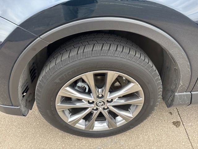 Used 2018 Toyota RAV4 Limited image 18