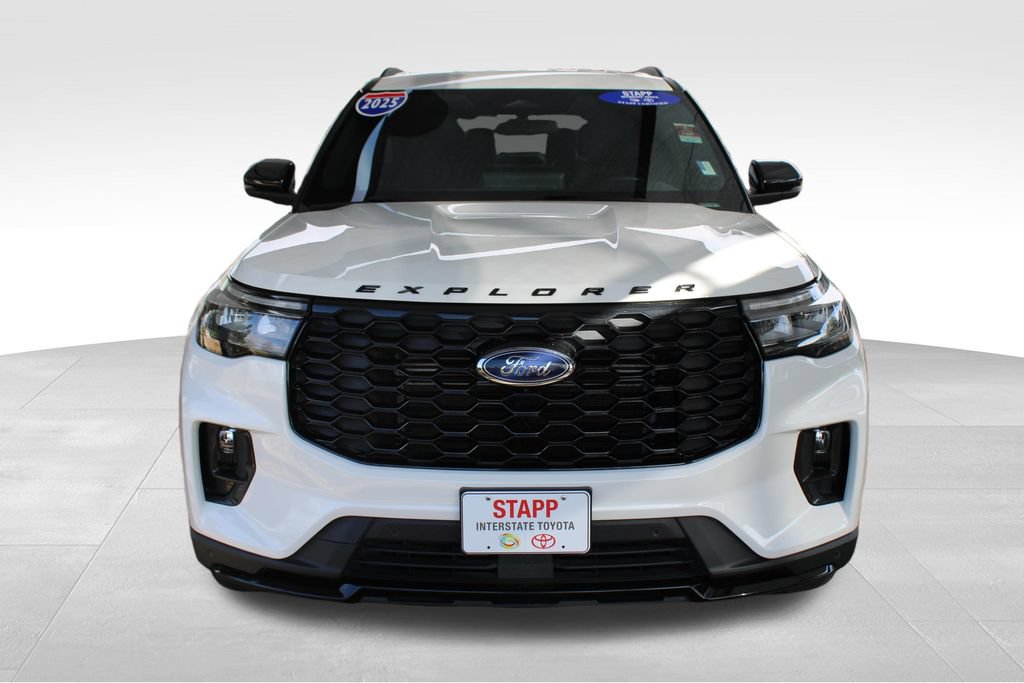 Used 2025 Ford Explorer ST-Line AWD/4WD image 8