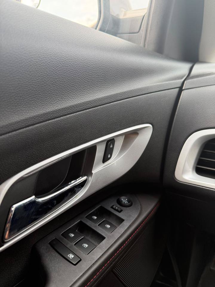 Used 2012 Chevrolet Equinox LT w/ Driver Convenience Package FWD image 13