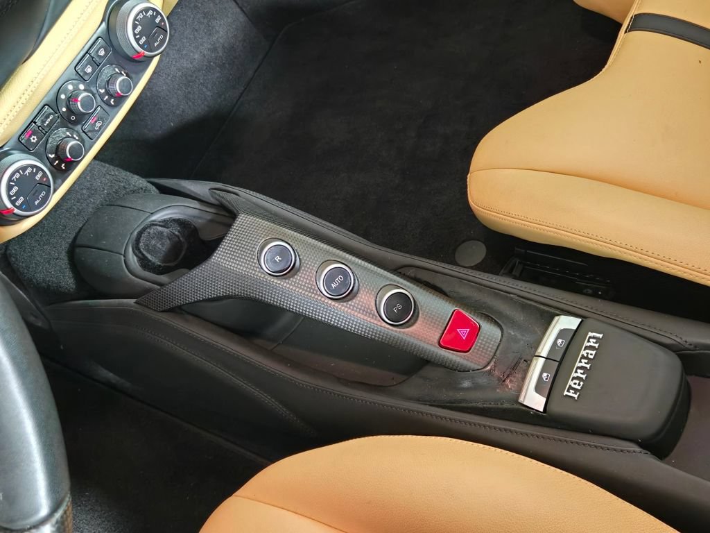 Used 2017 Ferrari 488 GTB RWD image 15