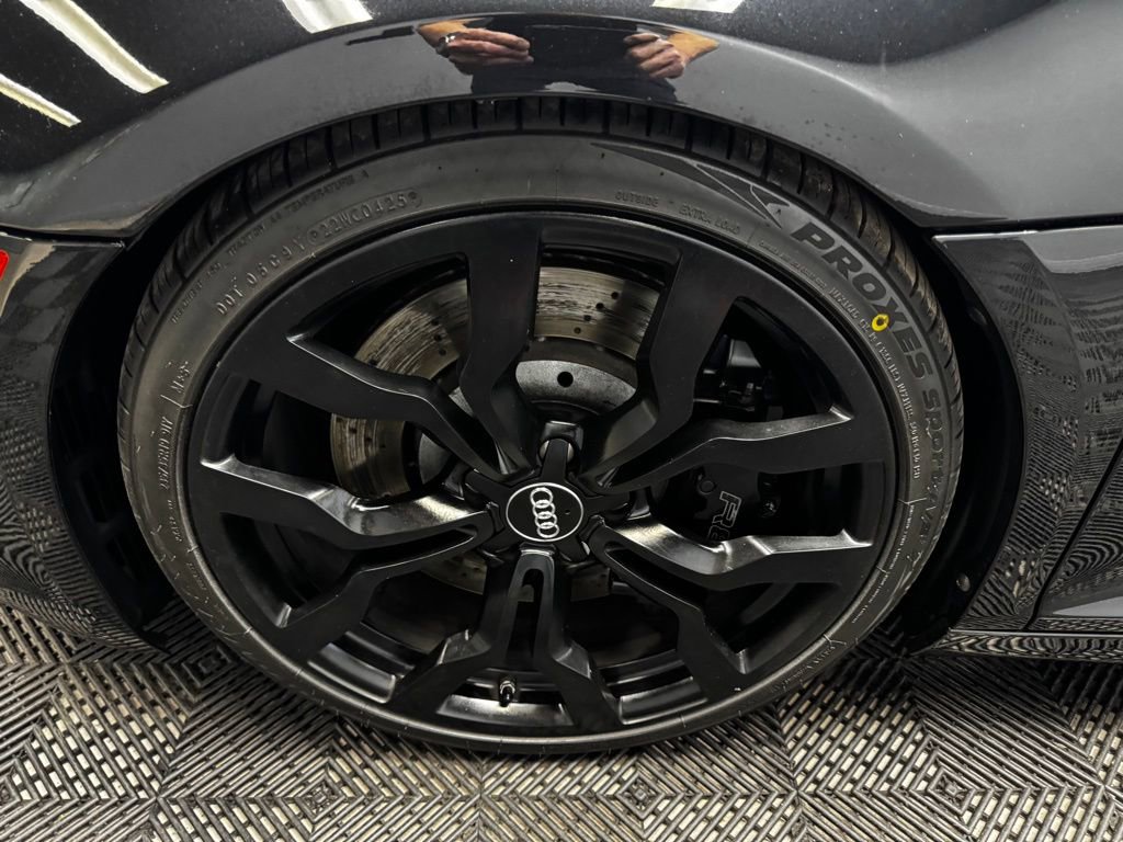 Used 2011 Audi R8 V10 image 21