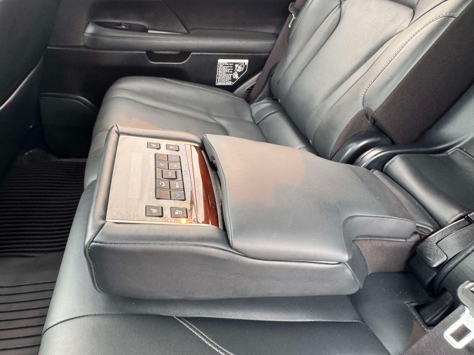Used 2019 Lexus LX 570 4WD w/ Luxury Package image 23
