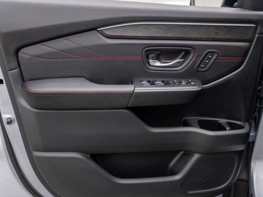 New 2026 Honda Pilot Black Edition image 14