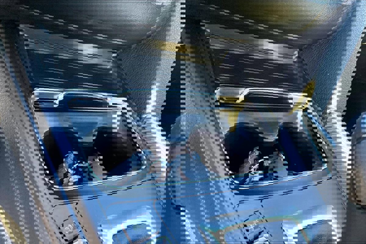 Used 2018 BMW 330i Sedan w/ Shadow Sport Edition image 4