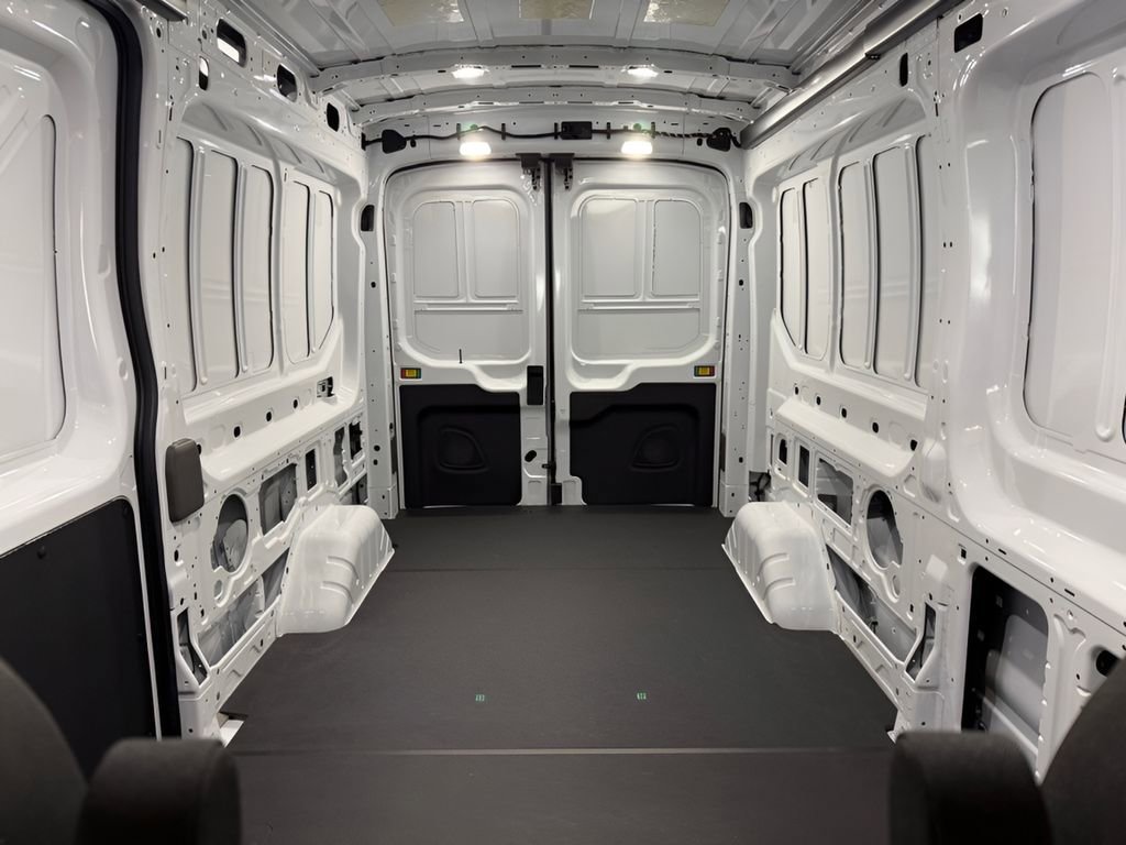 New 2026 Ford Transit 250 148 Medium Roof RWD image 30