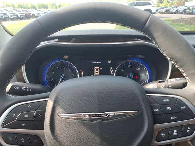Used 2022 Chrysler Pacifica Limited FWD image 20