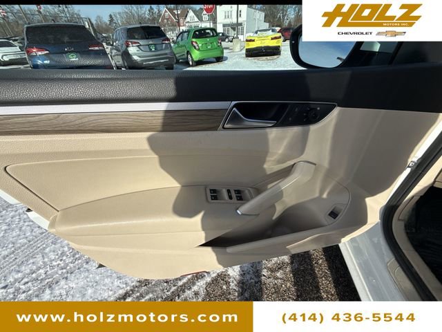 Used 2018 Volkswagen Passat 2.0T SE image 23