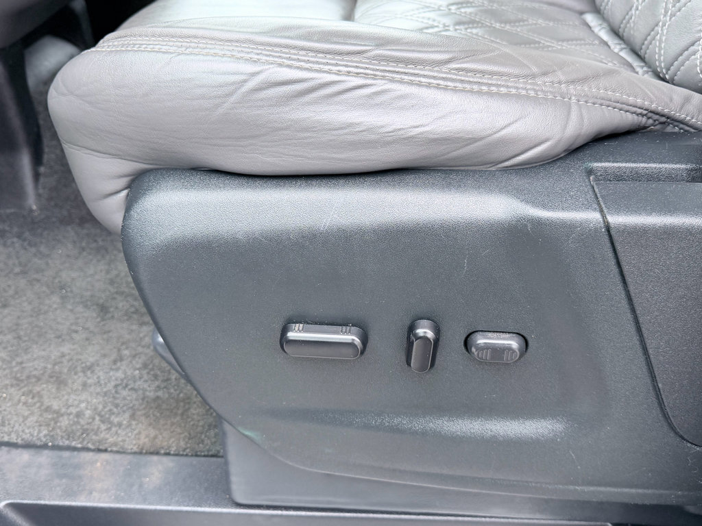 Used 2022 Ford Transit 150 Low Roof AWD image 23