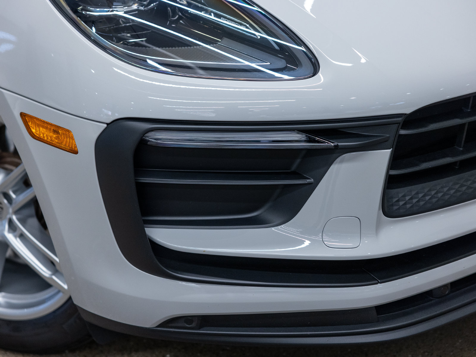 Certified 2026 Porsche Macan AWD/4WD image 18