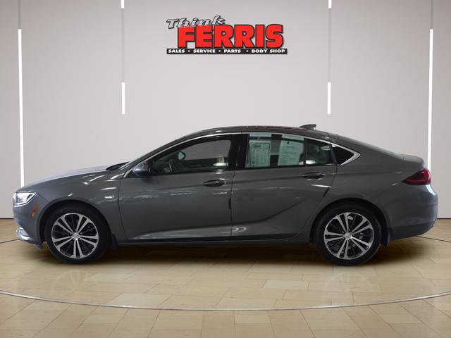 Used 2019 Buick Regal Essence w/ Driver Confidence Package I image 2