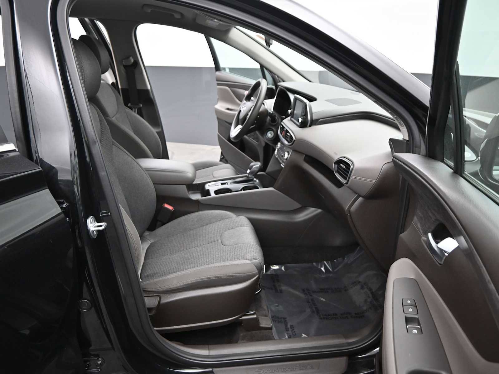 Used 2020 Hyundai Santa Fe SE image 16