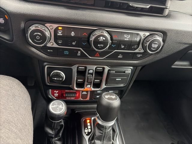 Used 2024 Jeep Wrangler Unlimited AWD/4WD image 24