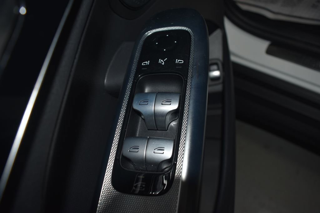 Certified 2025 Mercedes-Benz GLC 350e 4MATIC image 5