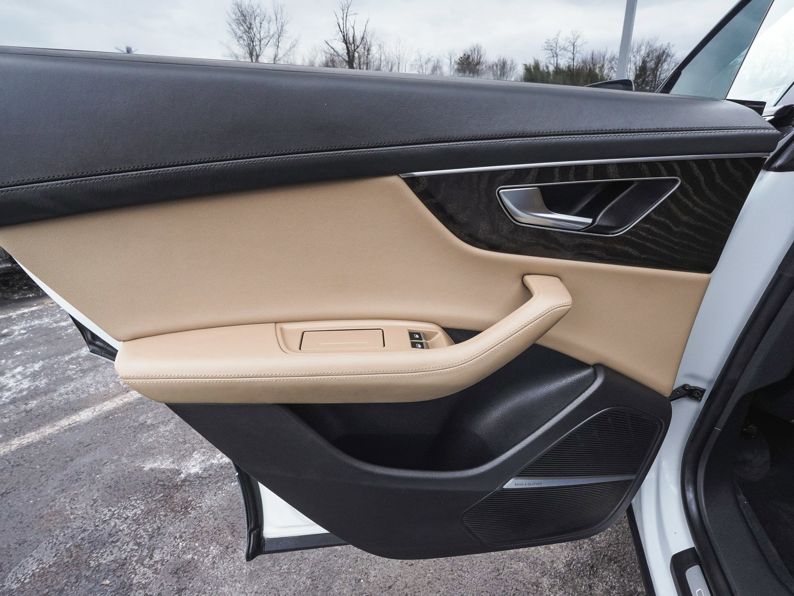 Used 2022 Audi Q8 Prestige w/ Prestige Package image 11