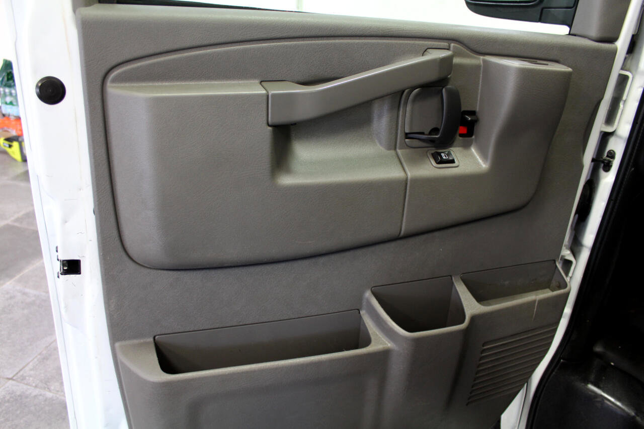 Used 2020 GMC Savana 3500 LT w/ LT Preferred Equipment Group image 18