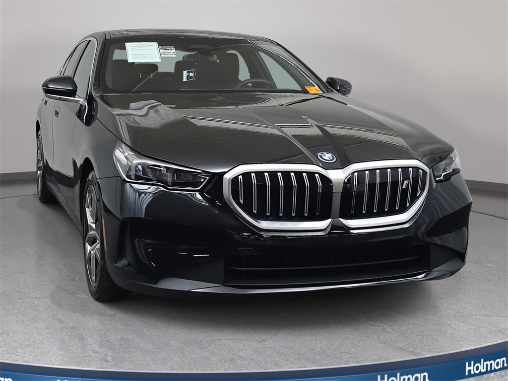 Used 2025 BMW i5 xDrive40 w/ Premium Package image 3