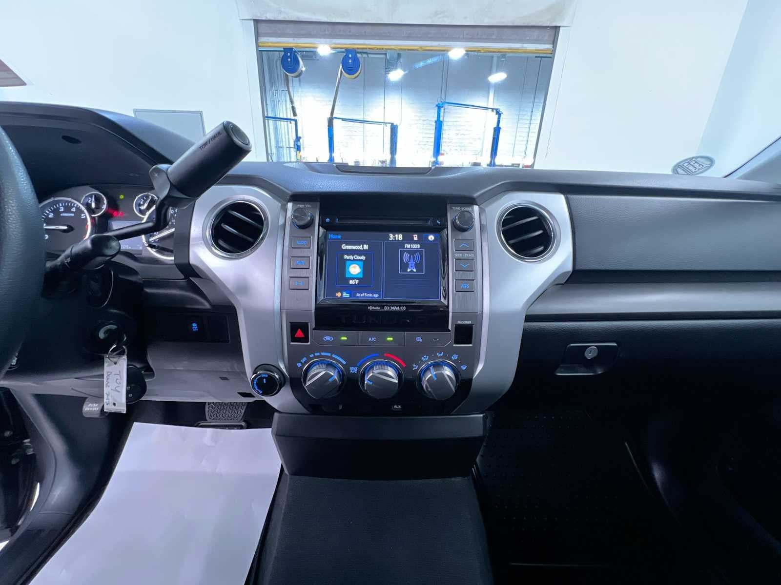 Used 2015 Toyota Tundra SR5 AWD/4WD image 23