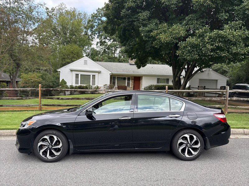 Used 2017 Honda Accord EX-L image 7