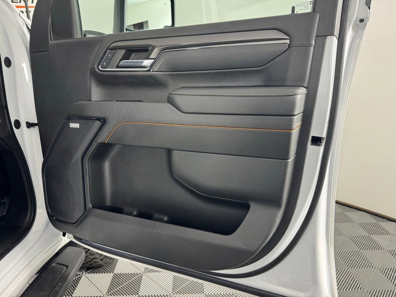 Used 2024 GMC Sierra 2500 AT4 w/ Technology Package image 30