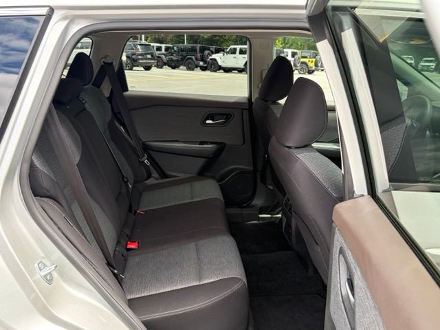 Used 2023 Nissan Rogue SV AWD/4WD image 30