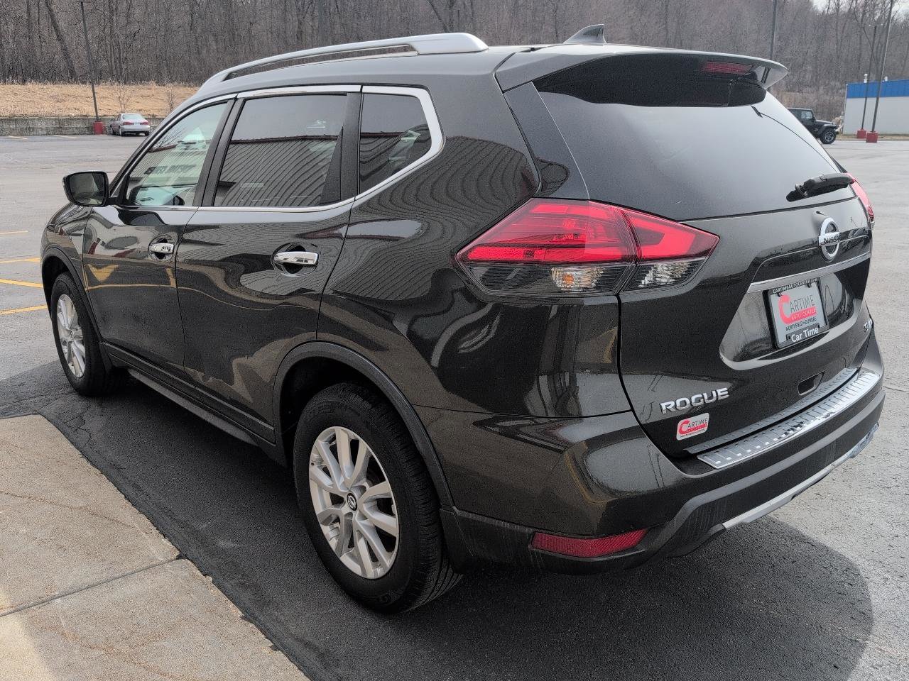 Used 2017 Nissan Rogue SV image 6