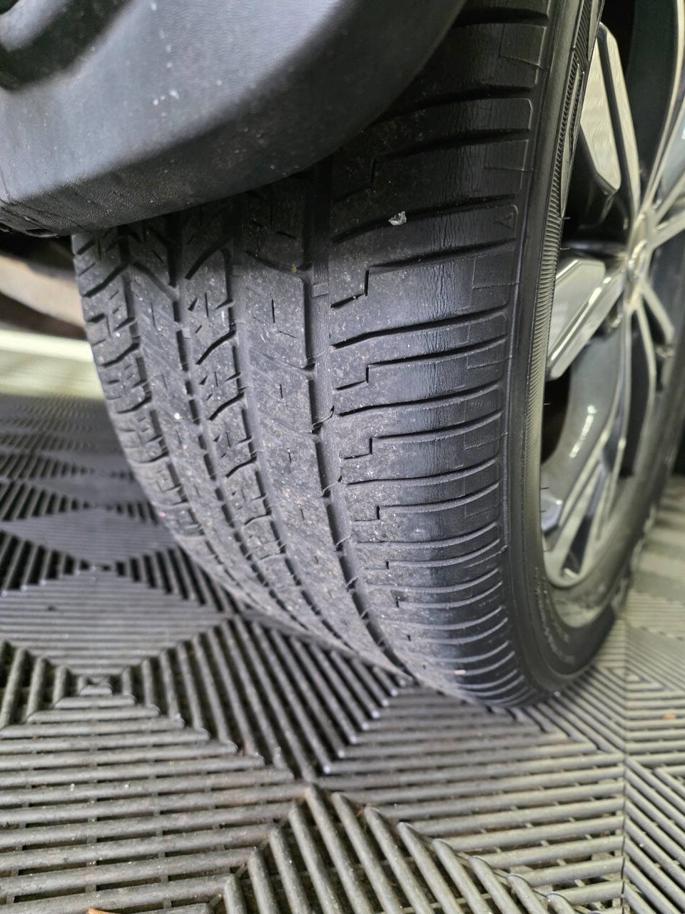 Used 2017 INFINITI QX30 Premium w/ Navigation Package image 36