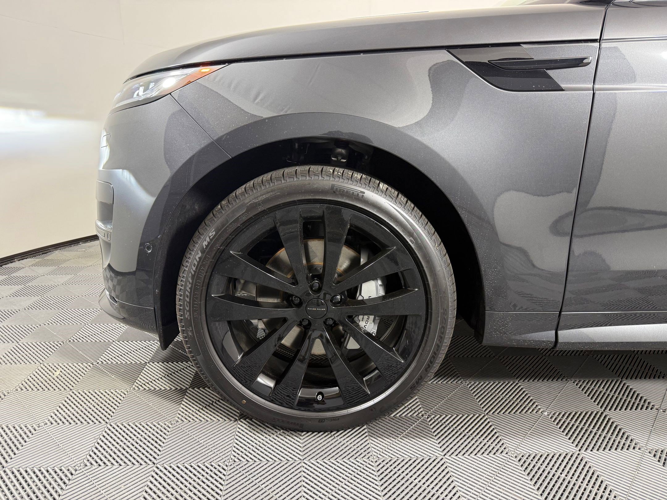New 2026 Land Rover Range Rover Sport Dynamic SE AWD/4WD image 11