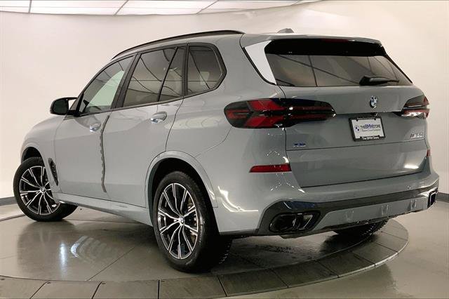 New 2026 BMW X5 M60i image 2