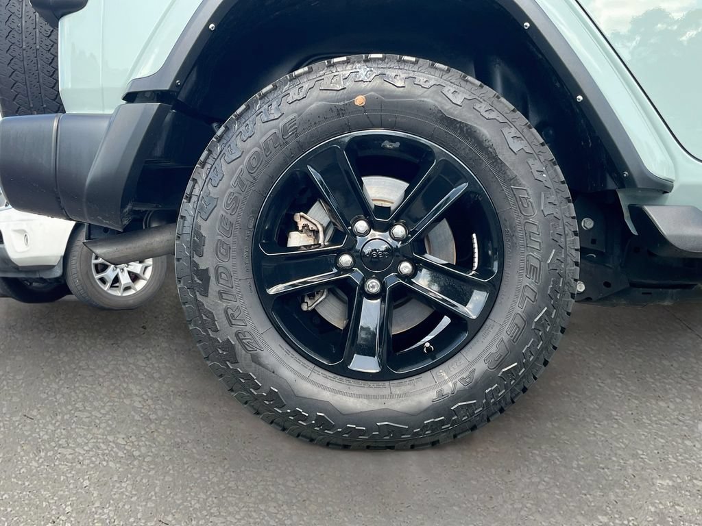 Used 2023 Jeep Wrangler Unlimited Sahara AWD/4WD image 30