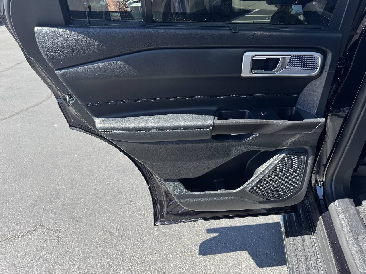 Used 2020 Ford Explorer Limited AWD/4WD image 16