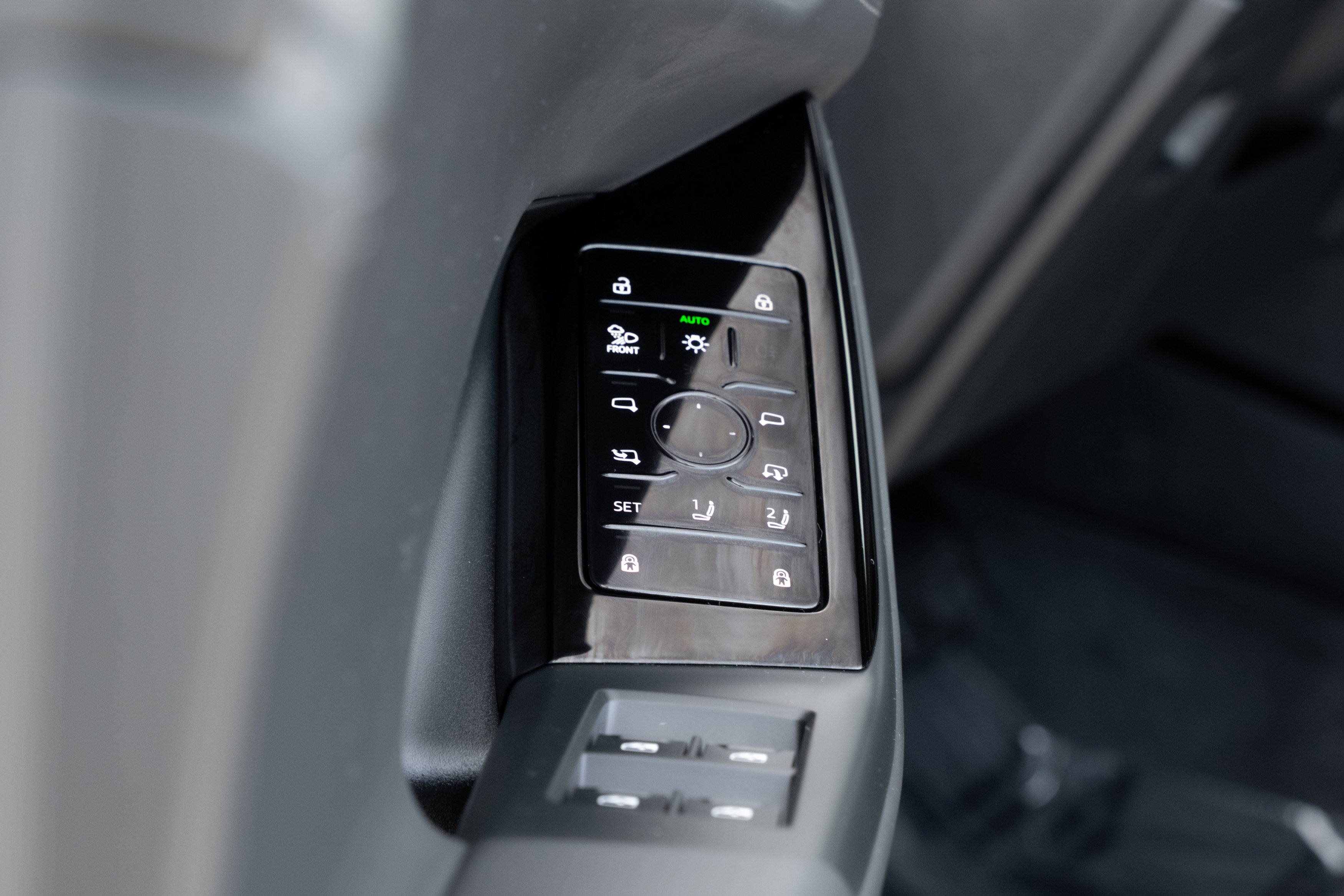 Certified 2025 Audi Q6 e-tron Premium Plus w/ Premium Plus image 19