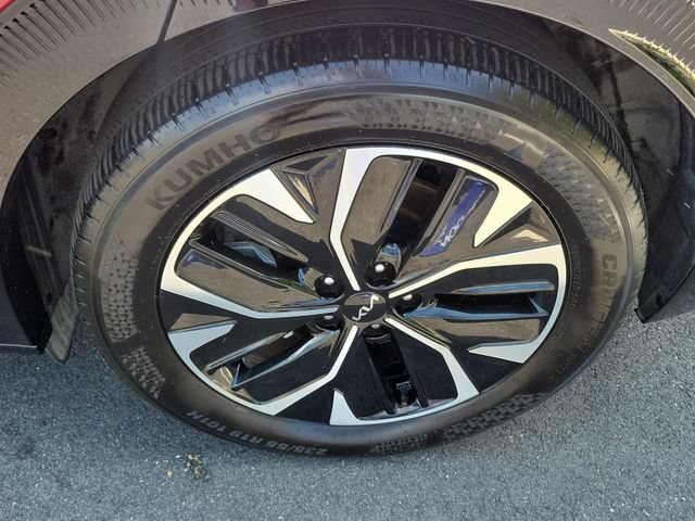 Certified 2023 Kia EV6 Wind w/ Wind Technology Package AWD/4WD image 7